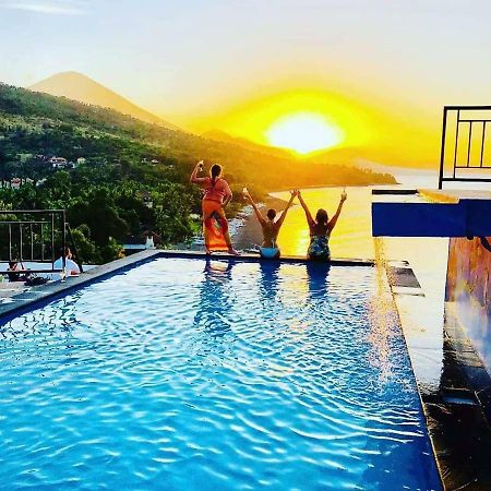 Waenis Sunset View Hotel And Restaurant, Amed, Bali Exterior foto