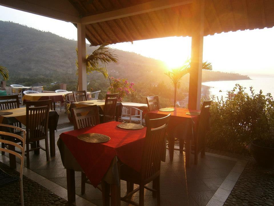 Waenis Sunset View Hotel And Restaurant, Amed, Bali Exterior foto