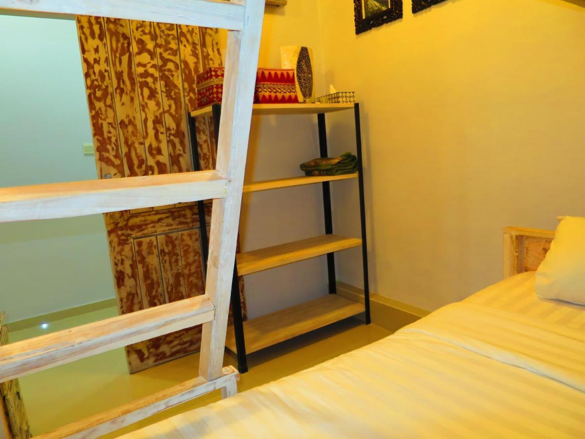 Waenis Sunset View Hotel And Restaurant, Amed, Bali Exterior foto